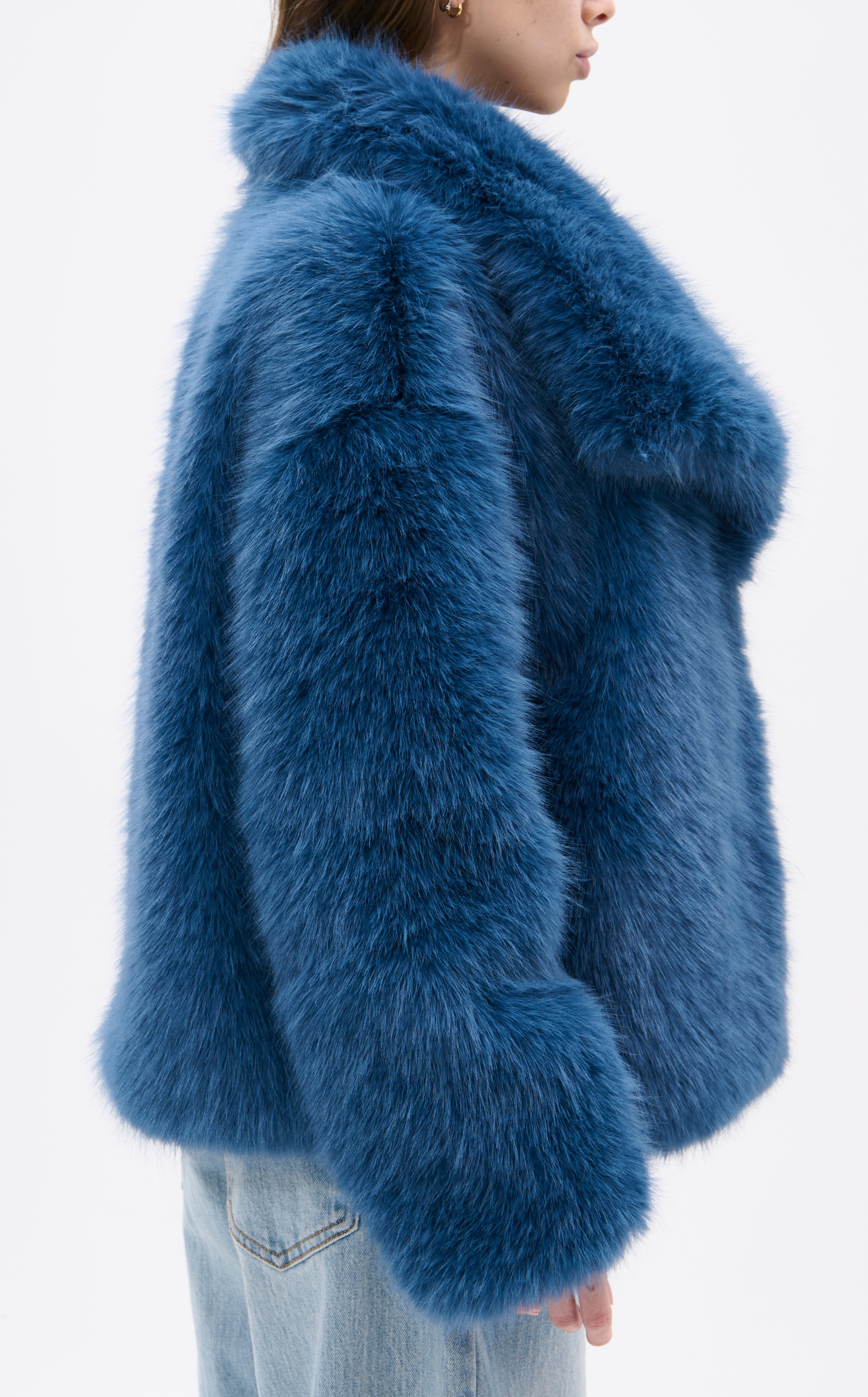 【SWIMCITY】Regina fur jacket REGINA-SKYBLUE FAUX FUR JACKET | AZALEA WANG