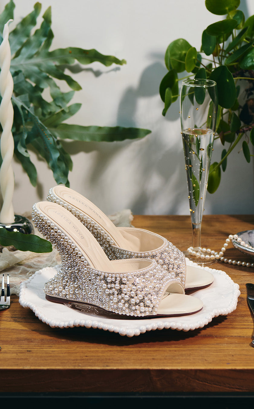 AARALYN-IVORY WEDGE SANDAL | AZALEA WANG