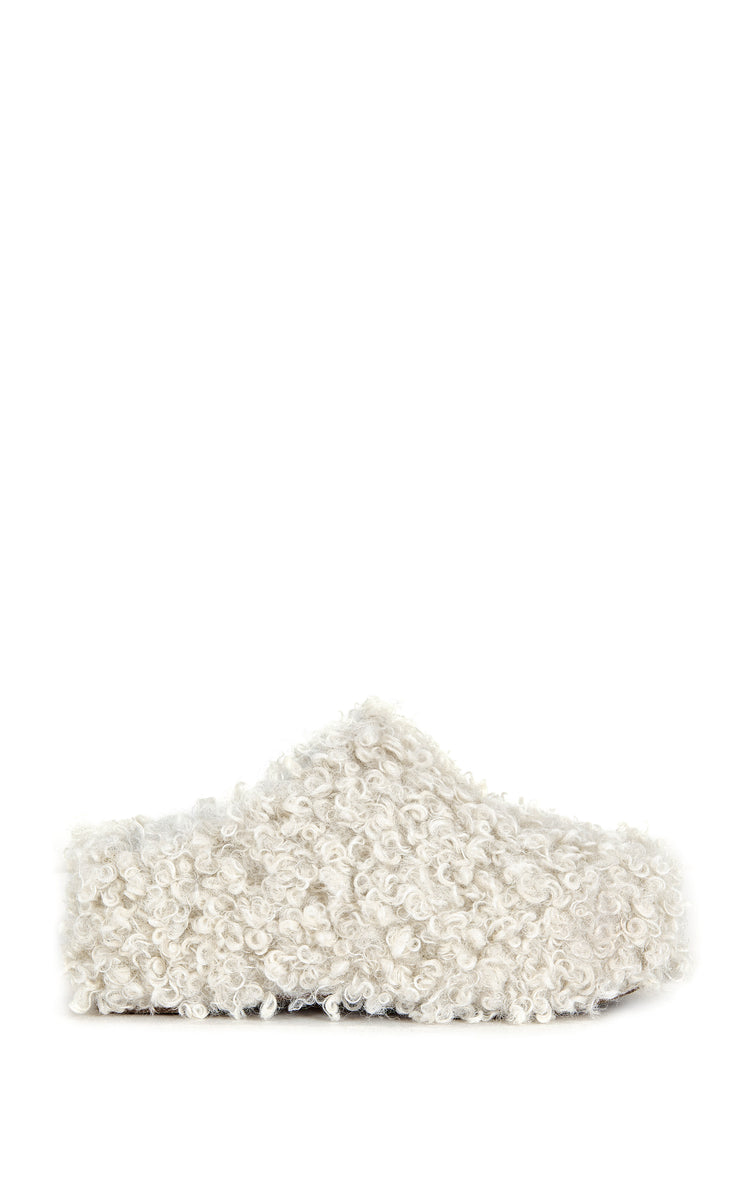 Poom 様 あわ雪フリル DARWINPOODLE-CREAM FLATFORM MULE | AZALEA WANG