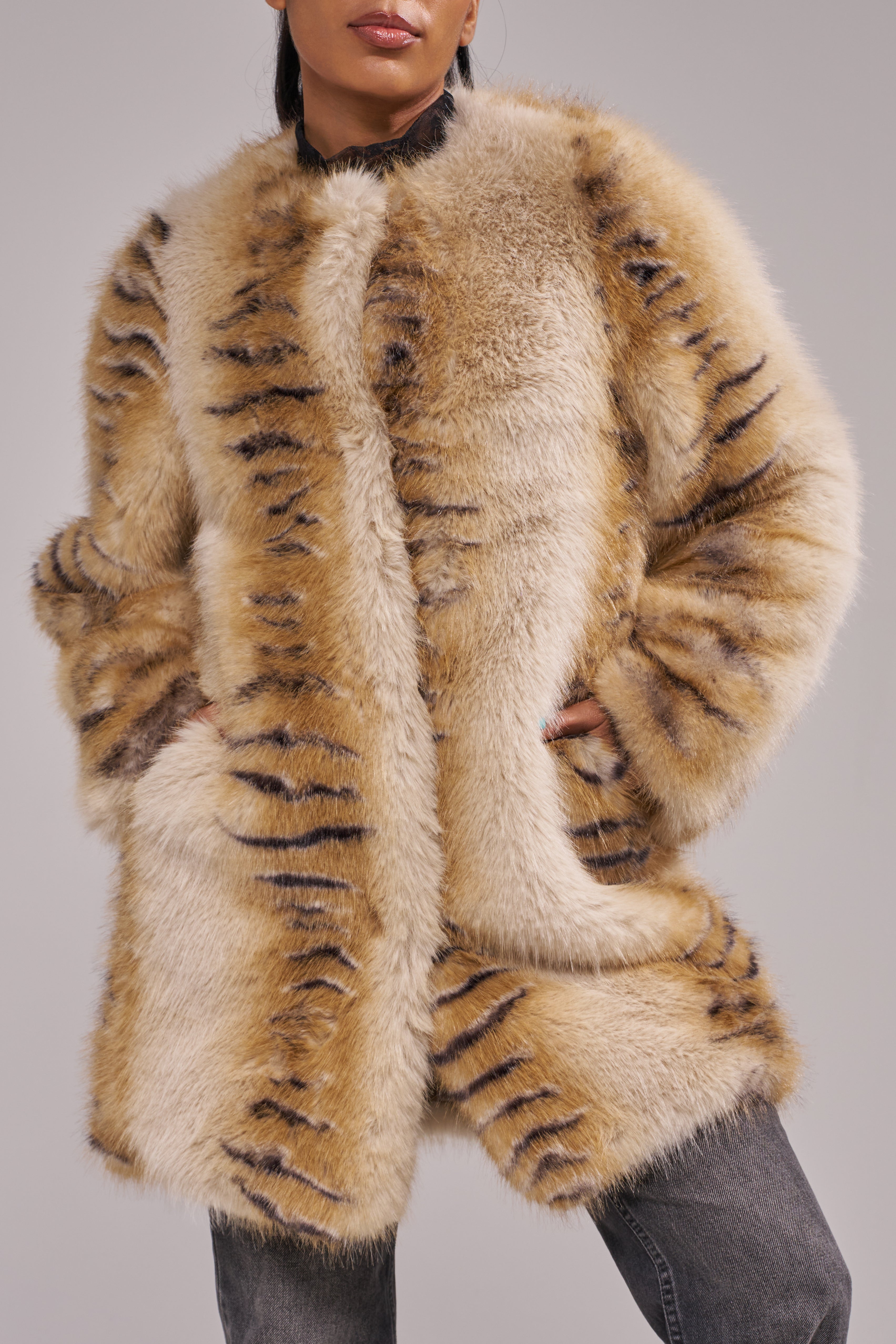 クラシック 184. FURT WANGLER MEMORIAL EDITION ELLE-CREAMMULTI FAUX FUR OUTERWEAR | AZALEA WANG