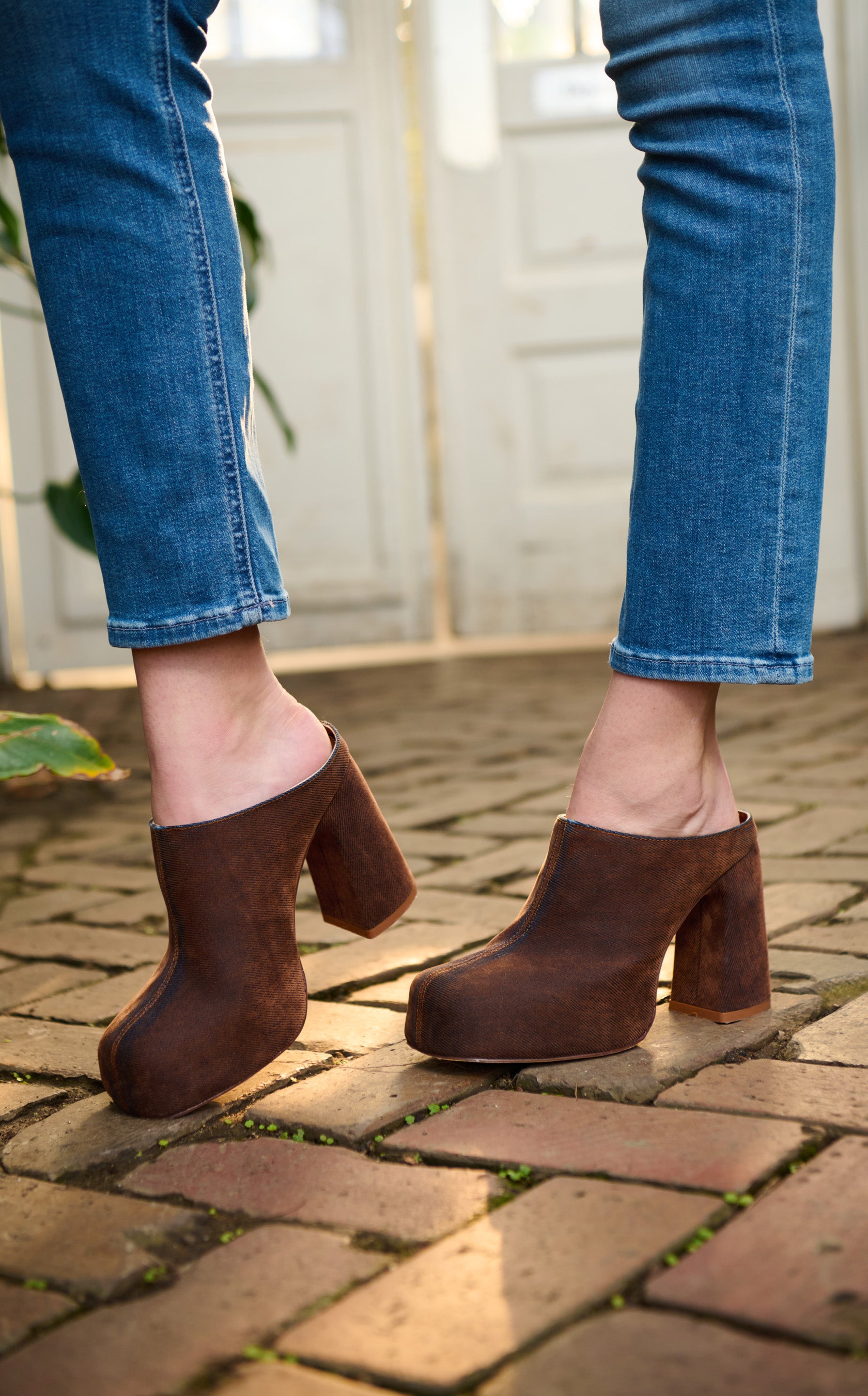 FLOREA-BROWNDENIM PLATFORM MULE | AZALEA WANG