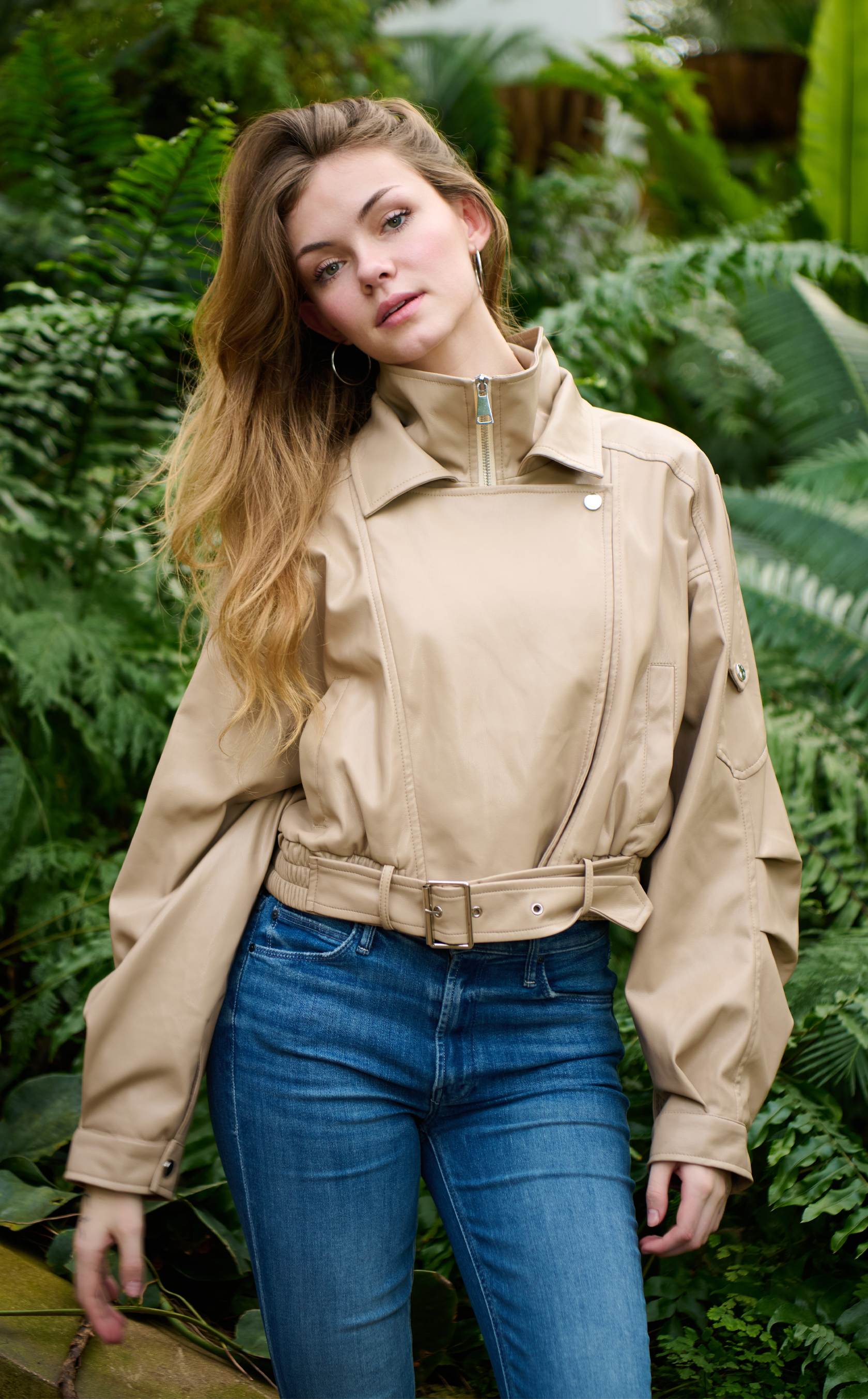 あや*Vintage Off Shoulder プルオーバー PAPOOSE-BEIGE MOTO OUTERWEAR | AZALEA WANG