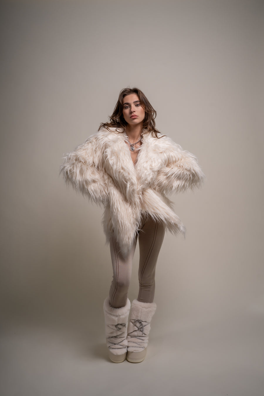 CHAQUETA DE PIEL SINTÉTICA CREMA BRECKENRIDGE