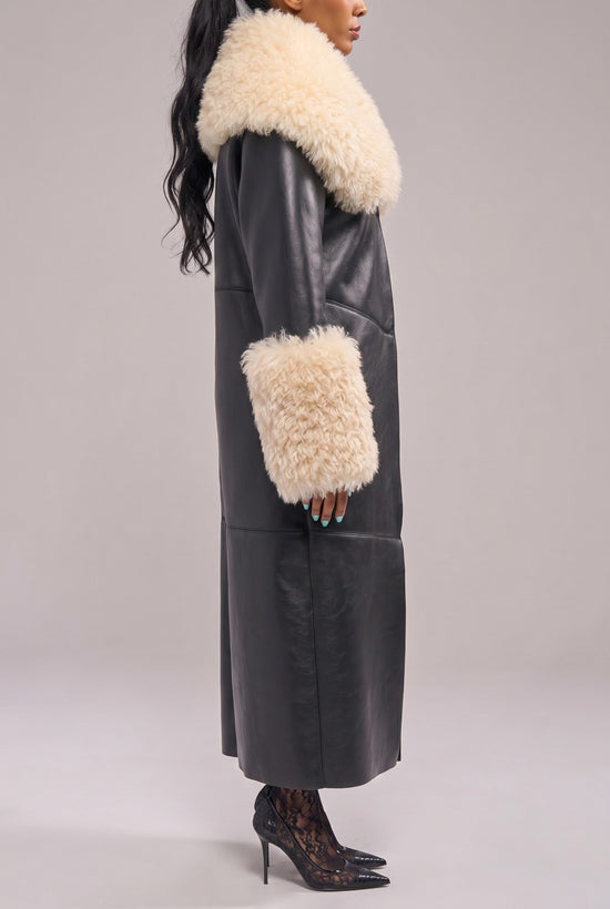 FLUFFY-TRENCH-BLACK FAUX FUR JACKET | AZALEA WANG