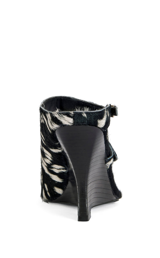 GIANNIS-BLACKWHITE CALF HAIR WEDGE SANDAL