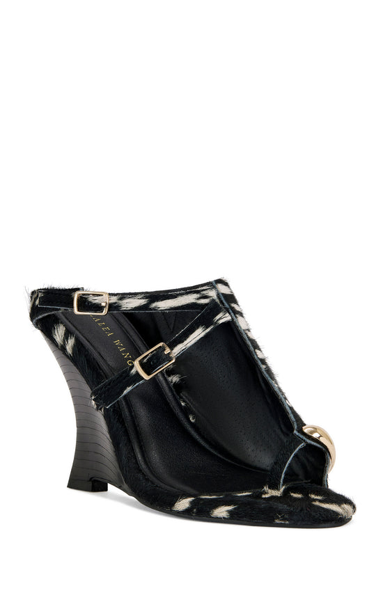 GIANNIS-BLACKWHITE CALF HAIR WEDGE SANDAL