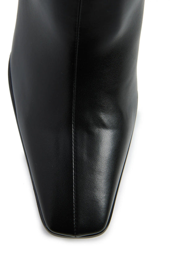 GRACIELLA-BLACK KNEE HIGH CHUNKY HEELED BOOT