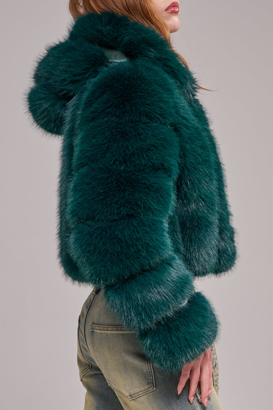 新品タグ付❣️ リョウ　Essential Jacket ユーカリプスグリーン JOLENE-EMERALD CROPPED HOODED FAUX FUR JACKET – Azalea Wang