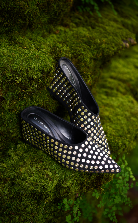 NEIZA-BLACK STUDDED WEDGE PUMP