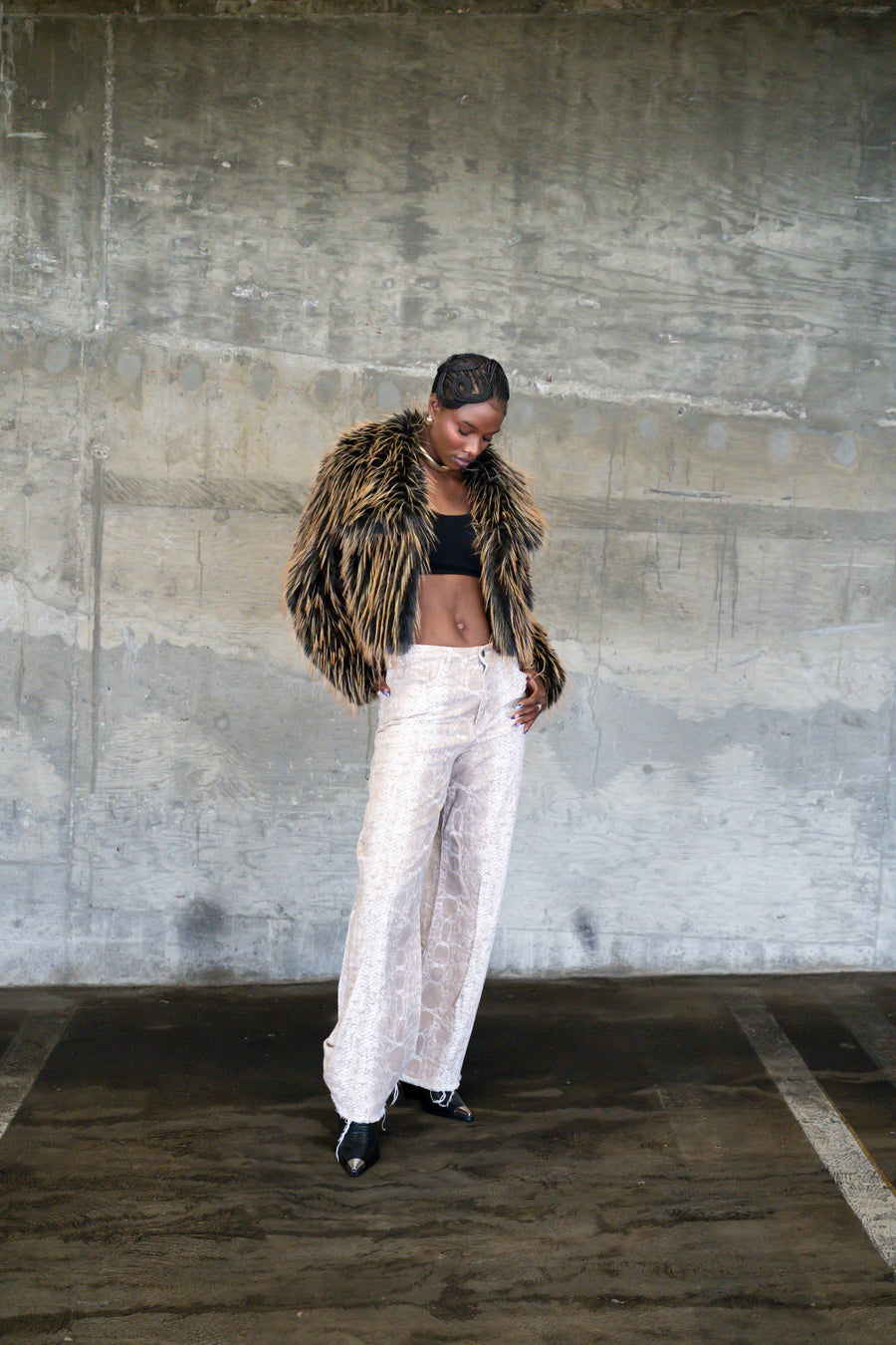SAOIRSE-BROWNBLACK FAUX FUR JACKET