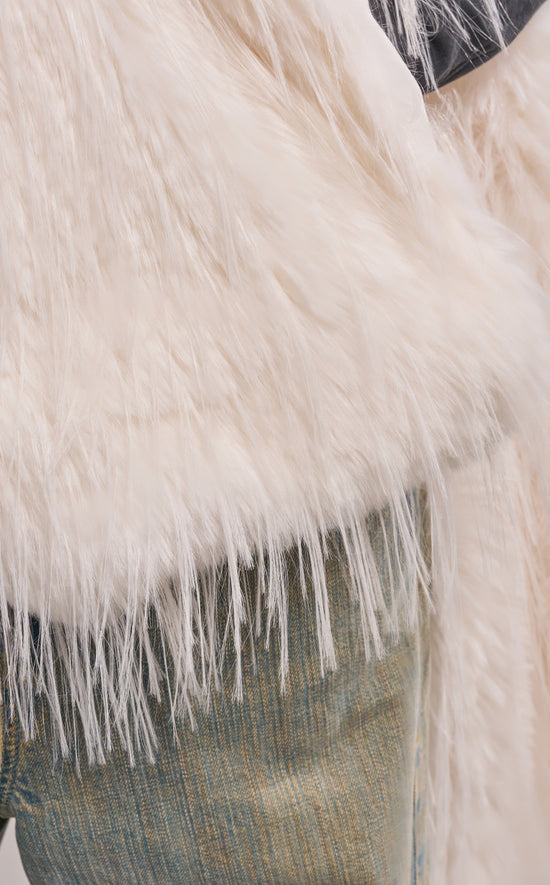 STARLET-WHITE FAUX FUR SCARF